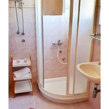 Apartment Visnja